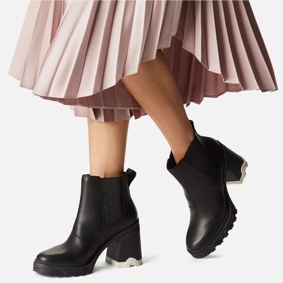 Georgeous Sorel Brex Heel Chelsea Bootie NWT Size 12 - Picture 1 of 8